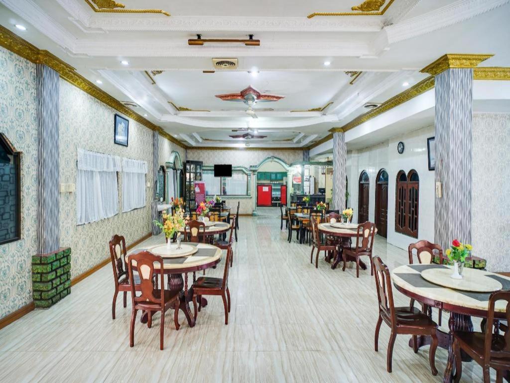 Oyo 1140 Hotel Tresya Tanjung Balai Tanjungbalai Экстерьер фото